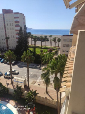 Precioso Atico a pie de playa con piscina., Motril